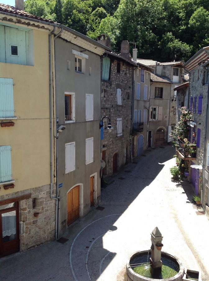 L'Auberge De Montpezat Room photo